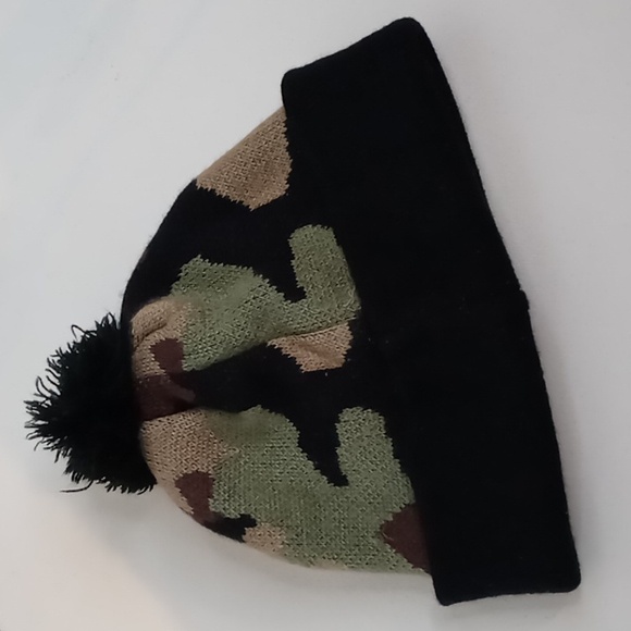 Camo Gorilla Knit Beanie w/Pom Pom - Men's or Women's -One Size- KB Ethos - Picture 2 of 8